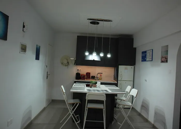 アパート Beautiful Near In Larnaca